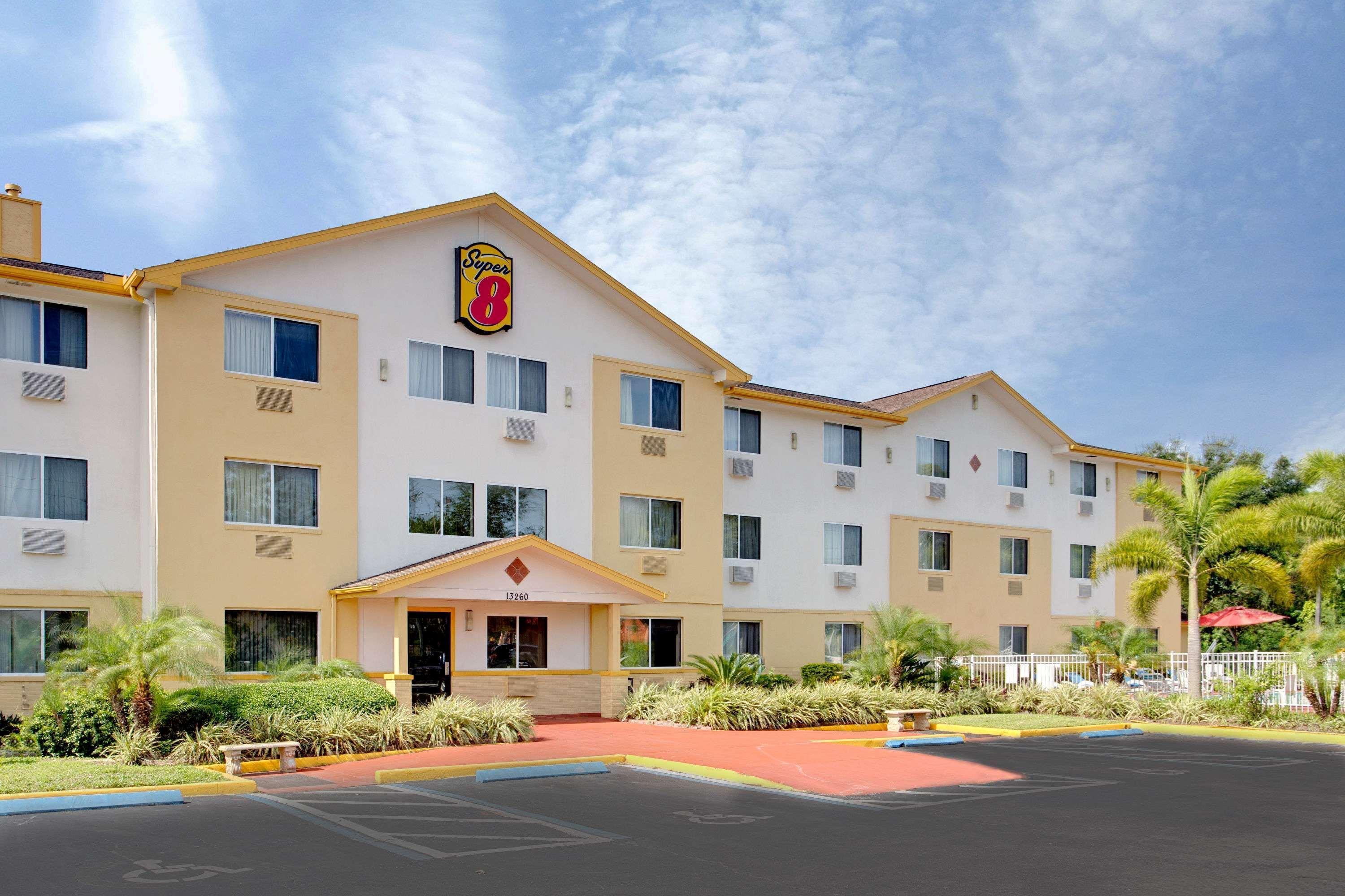 Hotel Super 8 By Wyndham Clearwater/St. Petersburg Airport Exterior foto